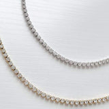 Nika - Rivière Karoliai