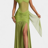 Milica Duga Haljina od Milk Svile s Dubokim Izrezom i Oblikovanim Nabranjem